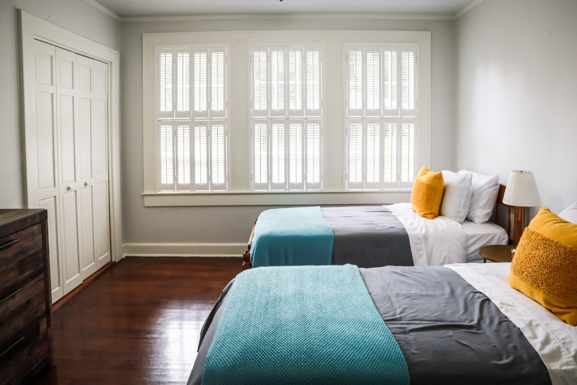 Guest bedroom with two twin beds